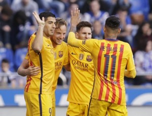 Football Soccer - Deportivo Coruna v Barcelona - Spanish Liga BBVA - Riazor stadium, Coruna - 20/4/16. Barcelona's Ivan Rakitic celebrates his goal against Deportivo Coruna with team mates Luis Suarez, Lionel Messi.  REUTERS/Miguel Vidal