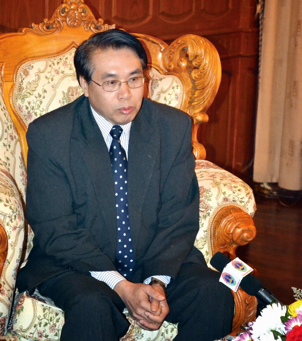 ລາຄາຢາງພາລາ​ຕົກຕໍ່າ ລັດຕ້ອງ​ແຊກ​ແຊງ ​ເພື່ອ​ບໍ່​ໃຫ້​ມີ​ຜົນ​ກະທົບ ​ຕໍ່ຊາວ​ສວນ