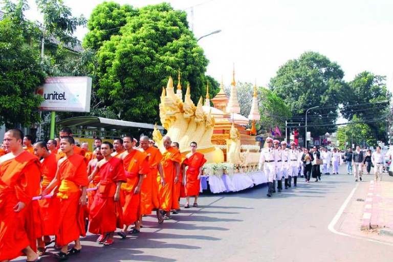 ການນຳຂັ້ນສູງເຂົ້າຮ່ວມພິທີຊາປານະກິດສົບພຣະອາຈານ ດຣ. ມະຫາຜ່ອງ ສະມາເລີກ