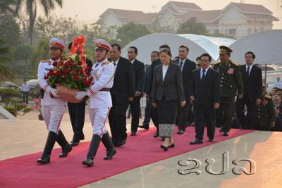 ຜູ້ນຳພັກ-ລັດ ວາງພວງມາລາ ໃນໂອກາດວັນສ້າງຕັ້ງພັກ ຄົບຮອບ 61 ປີ