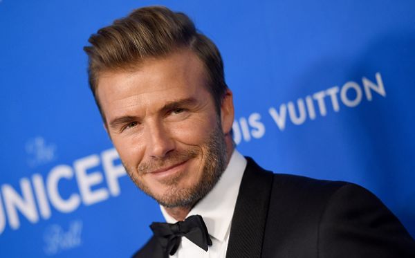 David Beckham ອະດີດນັກເຕະບານສຸດຫຼໍ່ ກັບຕັນທີມບານອັງກິດ ຂັວນໃຈຂອງຫຼາຍຄົນ