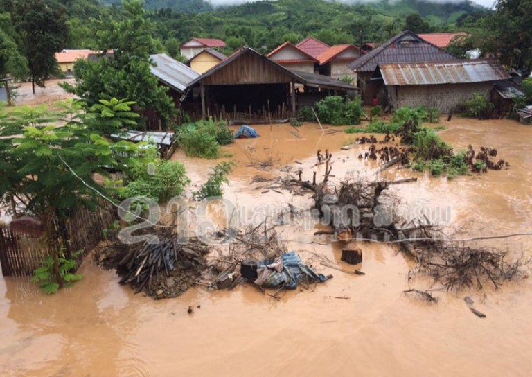 ເມືອງປາກແຊງ-ໂພນໄຊ ນ້ຳຖ້ວມຮ້າຍແຮງໃນຮອບຫຼາຍປີ