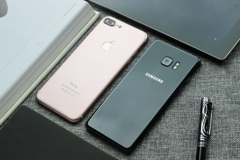 Samsung ວ່າແນວໃດ? ຫຼຸດຮູບ iPhone 7 Plus ທຽບກັບ Galaxy Note 7 ແບບເຕັມໆ