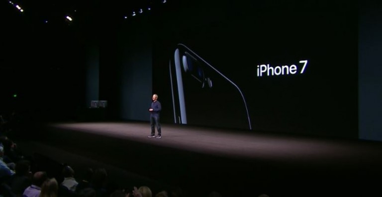 Apple ເປີດໂຕ iPhone 7 ແລະ iPhone 7 Plus ຢ່າງເປັນທາງການ!! ຕັດຮູສຽບຫູຟັງອອກ ແລະສາມາດກັນນ້ຳ ແລະຝຸ່ນໄດ້