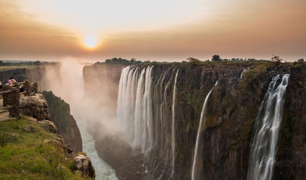 ນ້ຳຕົກວິກຕໍເຣຍ (Victoria Falls) ນ້ຳຕົກສຸດອະລັງການແຫ່ງປະເທດແຊມເບຍ