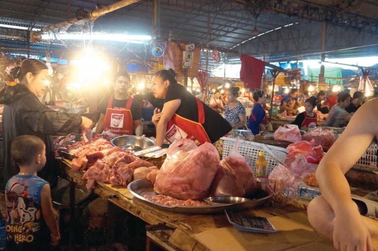 ໃກ້ປີໃໝ່ອຸດສາຫະກຳ-ການຄ້າເນັ້ນກວດກາ ແລະ ຄຸ້ມຄອງລາຄາສິນຄ້າຢ່າງເຂັ້ມງວດ