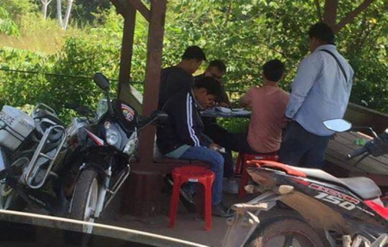 ຕຳຫຼວດໄທໃໝຄົນລາວ ຍ້ອນຜູ້ໂດຍສານຫຼາຍກວ່າສາຍຮັດນິລະໄພ