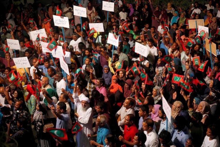 ມານດິວ (Republic of Maldives) ປະກາດພາວະຊຸກເສີນ 