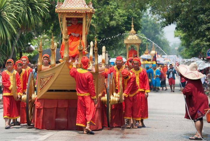 ຫຼວງພະບາງຈະສະຫຼອງປີໃໝ່ 10 ມື້ເຕັມໆ