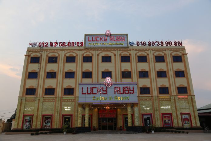 Lucky_Ruby_Casino_in_Cambodia,_at_day