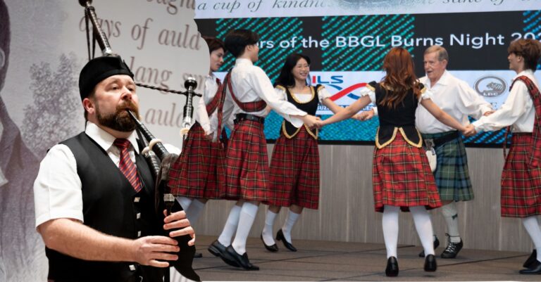 Burns Night 2025 ຄ່ຳຄືນແຫ່ງວັດທະນະທຳສະກັອດແລນສຸດປະທັບໃຈໃນລາວ