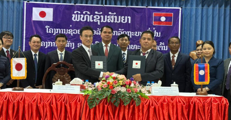 ຍີ່ປຸ່ນໃຫ້ທຶນຊ່ວຍເຫຼືອ 88,546 ໂດລາ ໃນໂຄງການກໍ່ສ້າງໂຮງຮຽນປະຖົມສົມບູນ ບ້ານຫາດສະ ເມືອງປາກທາ ແຂວງບໍ່ແກ້ວ ເພື່ອຍົກລະດັບສະພາບແວດລ້ອມການສຶກສາຮ່ຳຮຽນ