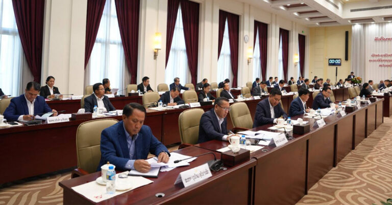 ຮ່າງບົດສະຫຼຸບຕີລາຄາວຽກງານກໍ່ສ້າງຮາກຖານການເມືອງ, ວຽກງານພັດທະນາຊົນນະບົດ ແລະ ແກ້ໄຂຄວາມທຸກຍາກ.